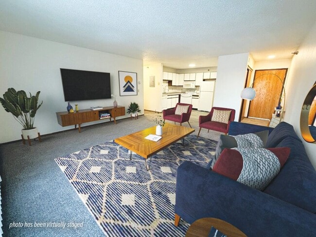 Welcome to Pointe West Apartments - Pointe West