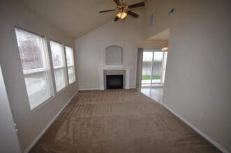 Building Photo - 11431 W Pamelas Ln
