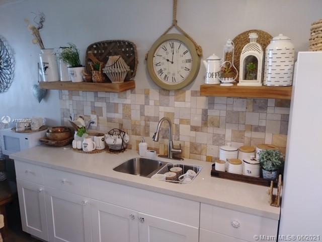 Foto del edificio - 2910 Point E Dr