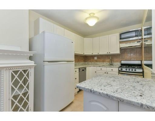 Building Photo - 63 Marlborough St