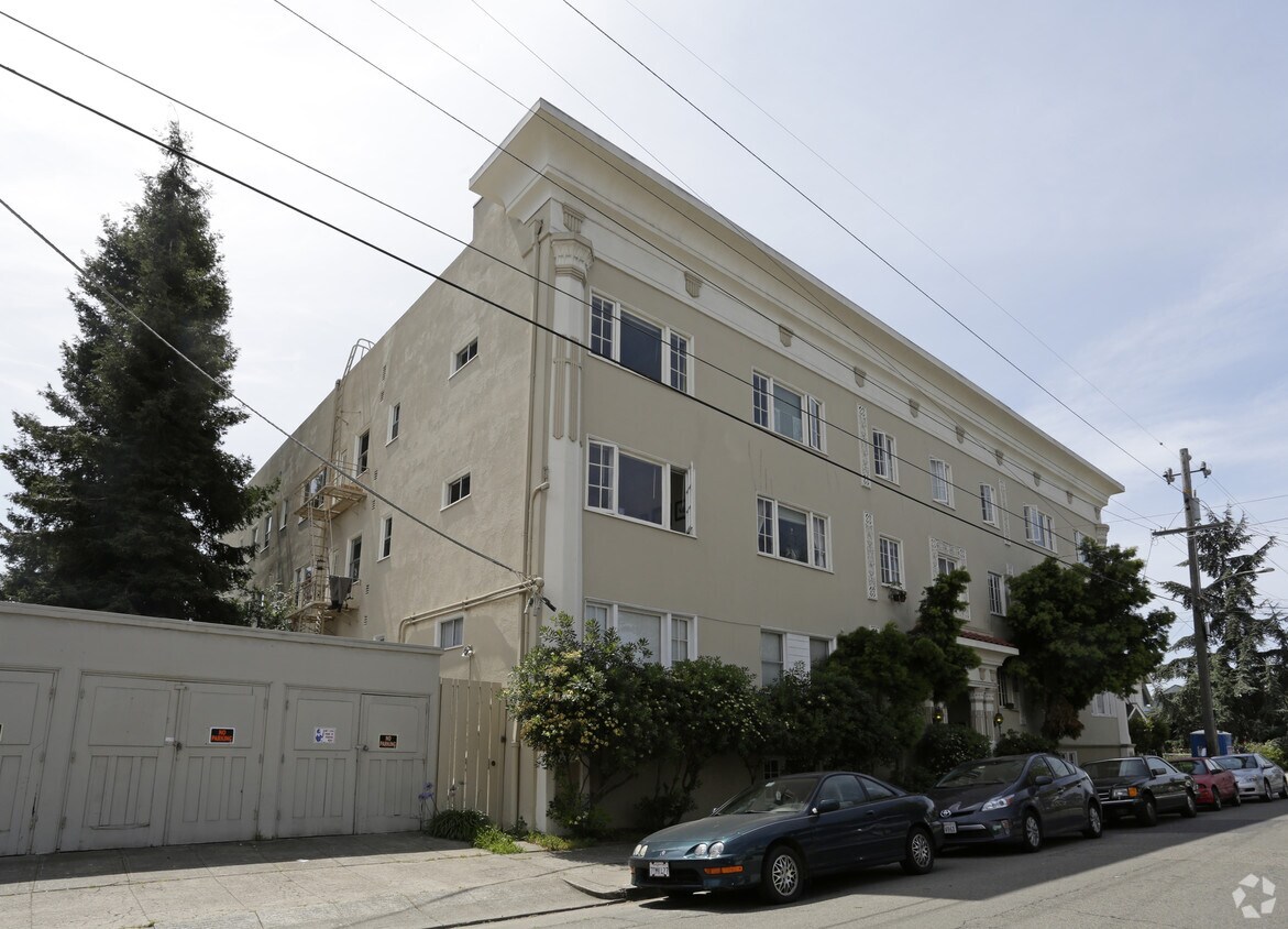 Building Photo - 439 49th St
