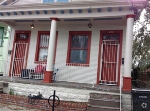 Building Photo - 222 N Olympia St