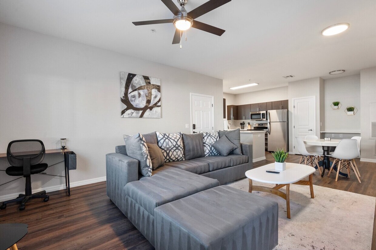 Foto principal - 18250 N 25th Ave