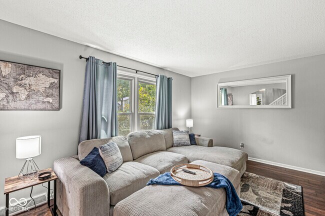 Foto del edificio - 6542 Kingman Dr