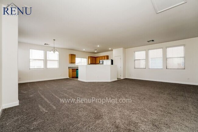 Foto del edificio - Available Now!