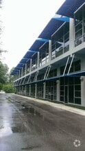 Building Photo - 2515 SW 35th Pl