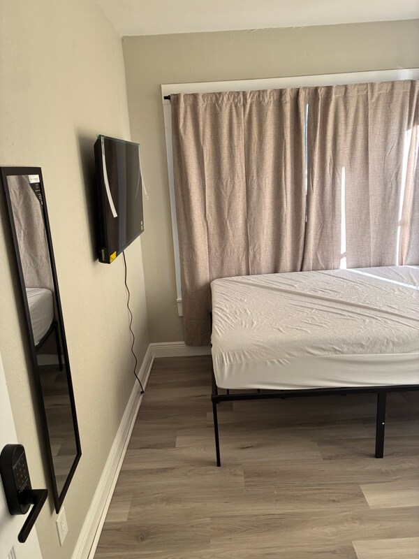 Foto del edificio - 5819 Hibiscus Rd