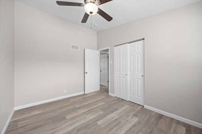 Building Photo - 250 Countryside Dr