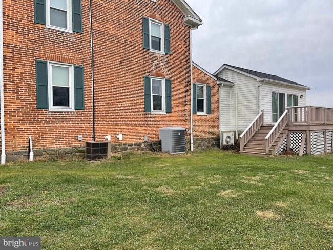Building Photo - 4041 N Stone Rd