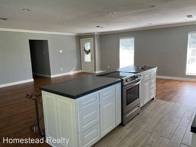 Building Photo - 3 br, 2 bath House - 3830 Whippoorwill Street