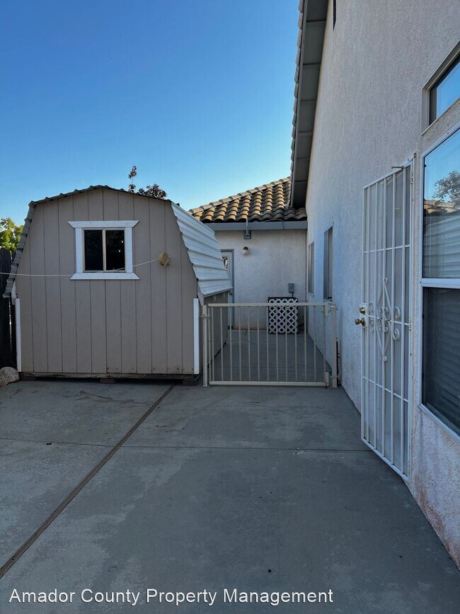 Foto del edificio - 4 br, 3 bath House - 707 Vista Ln