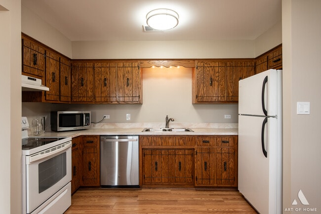 Building Photo - 7405 Tiffany Dr