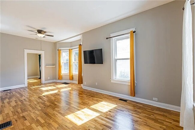 Foto del edificio - 4339 Lloyd St