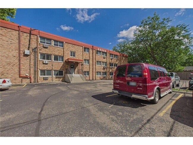 Foto del edificio - 2630 Pleasant Ave