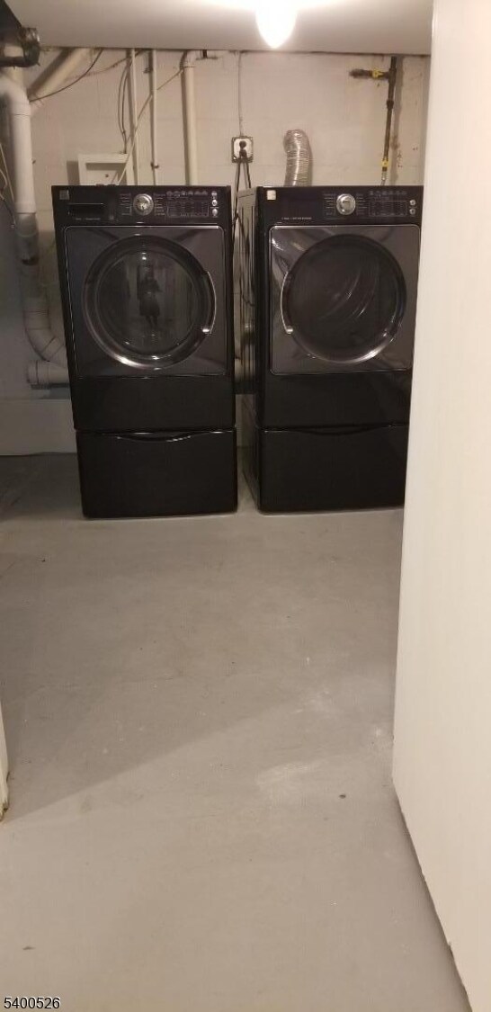 Foto del edificio - 374 E Midland Ave