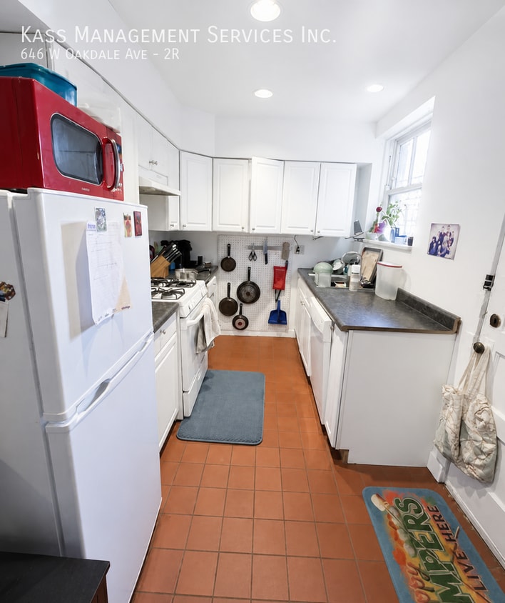 Photo - 646 W Oakdale Ave-2R