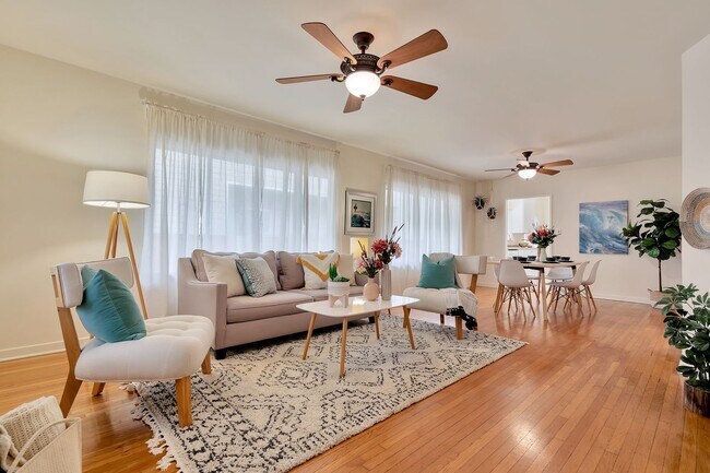 Foto del edificio - 257-257 1/2 Newport Ave