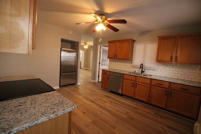 Foto del edificio - 7800 W Forest Home Ave