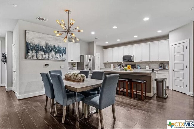 Foto del edificio - 7305 Merrick Ln