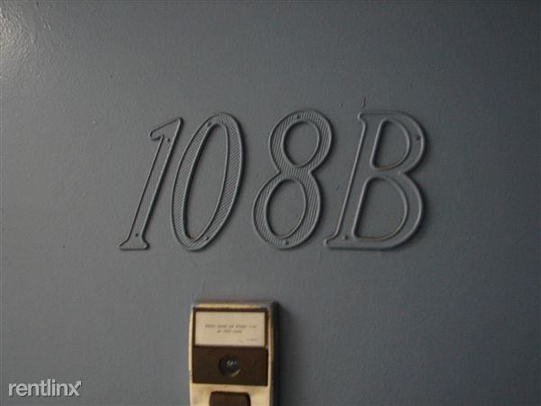 Foto principal - 601 W 40th Pl