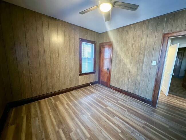 Building Photo - 830-832 W Nash St. (Duplex)