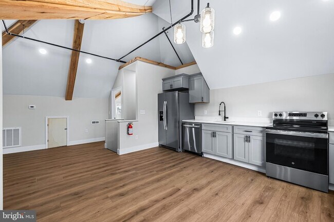 Foto del edificio - 320 W King St