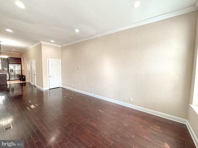 Building Photo - 1419 Morris St