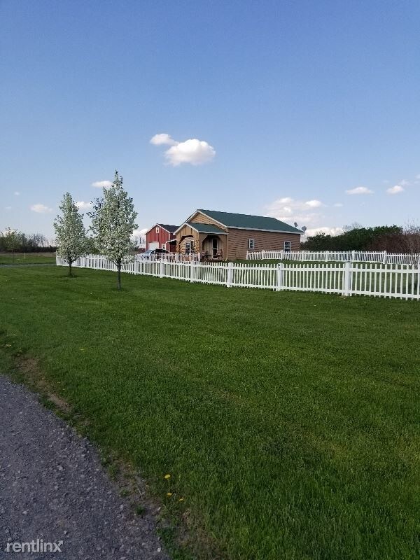 2 br, 1 bath House - 30 Emmons Rd - 2 br, 1 bath House - 30 Emmons  Rd