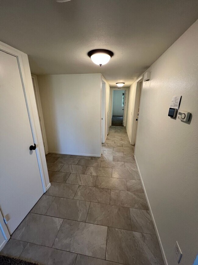 Foto del edificio - 11170 Poplar St