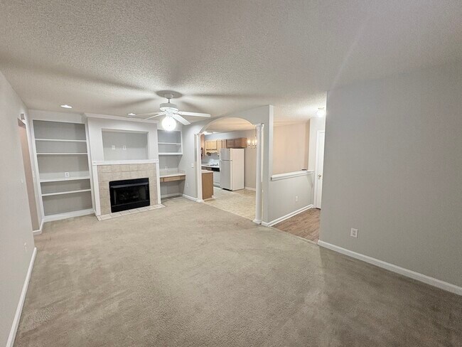 Building Photo - 652 Old Orangeburg Rd