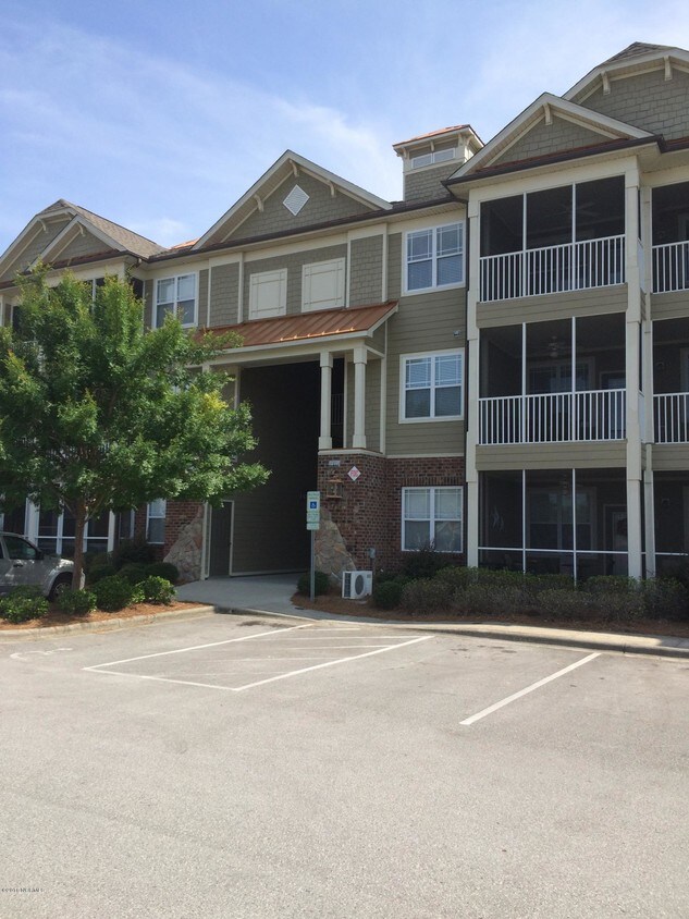 Primary Photo - 395 S Crow Creek Dr