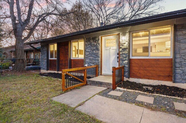 Building Photo - 6904 Cherry Meadow Dr