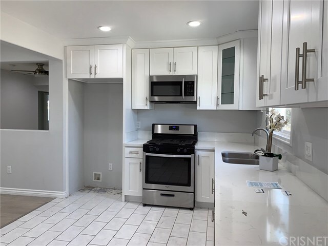 Building Photo - 6034 Carpenter Ave