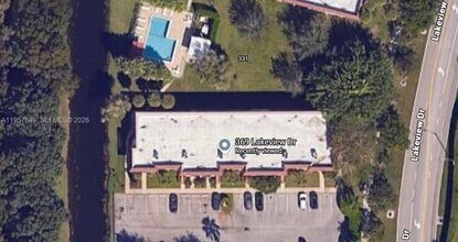 Building Photo - 369 Lakeview Dr