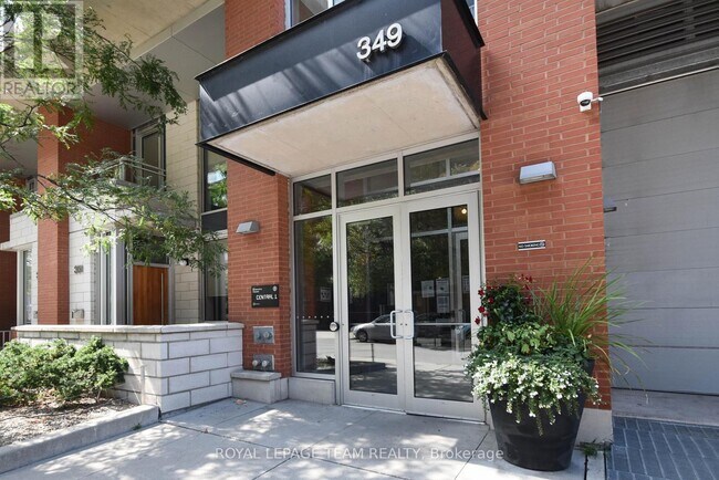Building Photo - 349 McLeod St