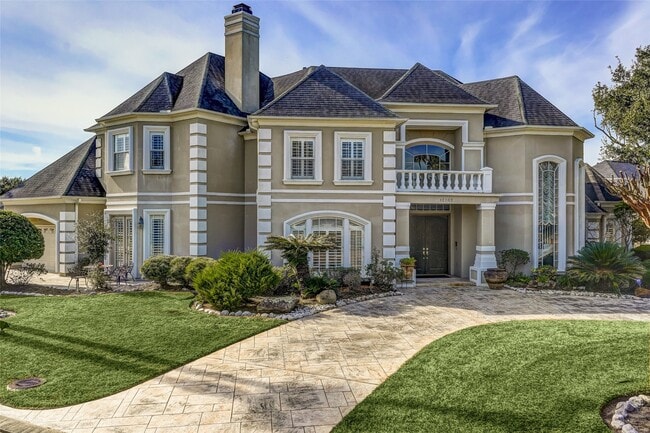 Foto del edificio - 13703 Lakeshore Way Cove