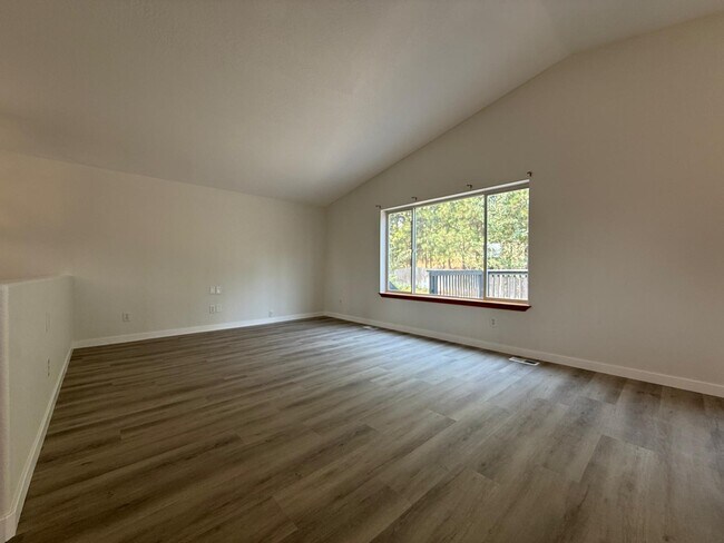 Building Photo - 7915 E Woodland Park Dr