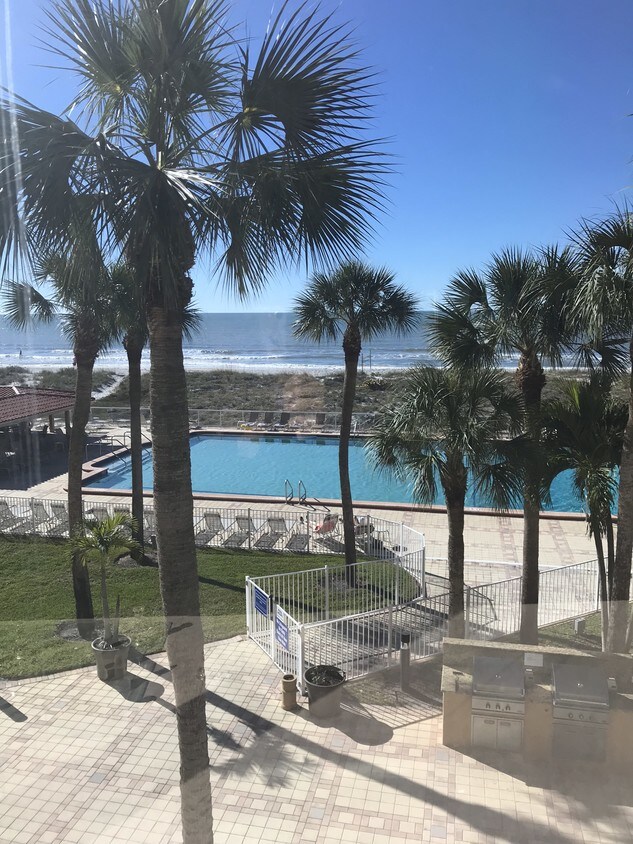 Piscina frente a la playa - 880 Mandalay Ave