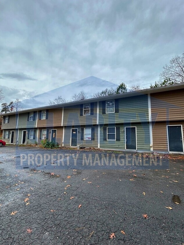 Primary Photo - Two bedroom apartment! Great location!