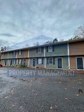 Building Photo - 3011 Adkisson Dr