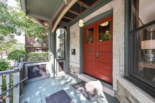 Building Photo - 1122 N Cass St