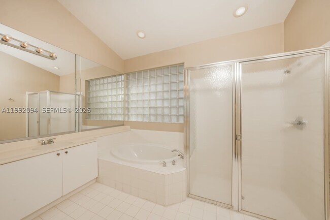 Foto del edificio - 7699 Thornlee Dr