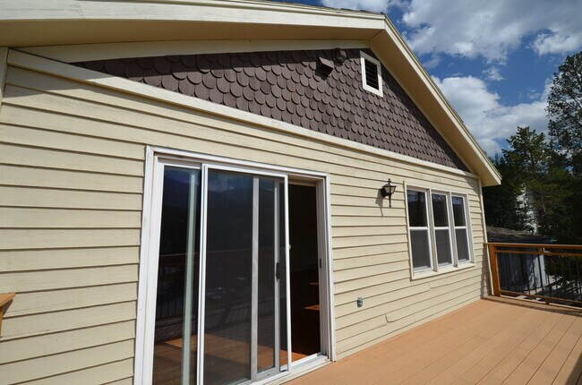 Foto del edificio - Great Location, Walk to Everything! Update...