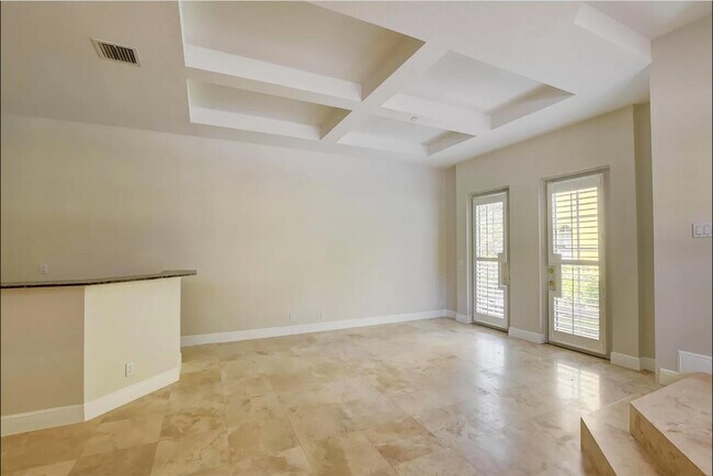 Foto del edificio - 545 NE 69th Cir