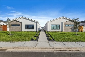 Building Photo - 14 Mockingbird Rd