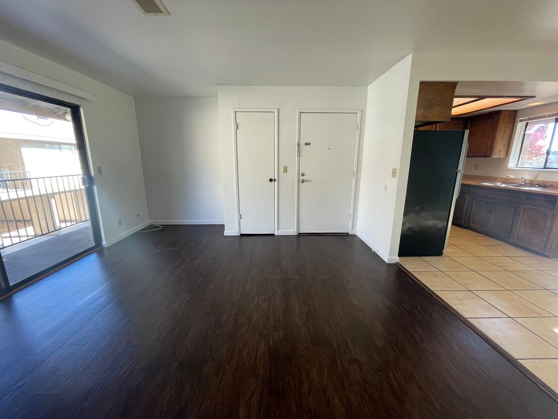 Foto principal - Crocker St. (2 - 4-plex)