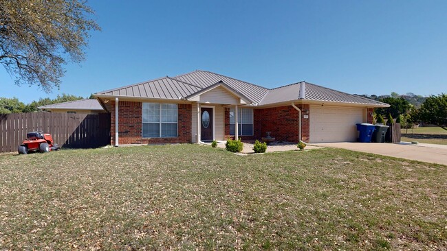 Foto del edificio - LOOKING FOR AT LEAST AN ACRE OF LAND FOR Y...