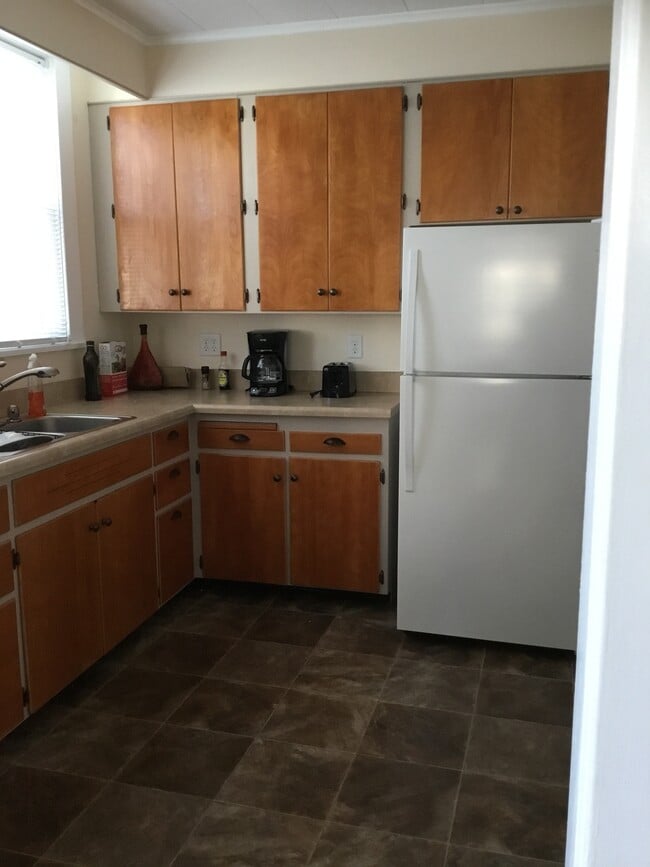 Foto del edificio - 17 Glenwood Blvd