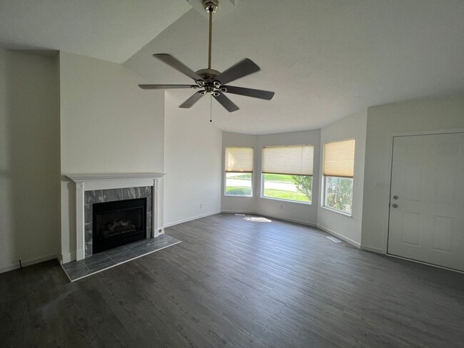 Building Photo - DEERFIELD SUBDIVISION MOVE IN READY! 3 Bed...