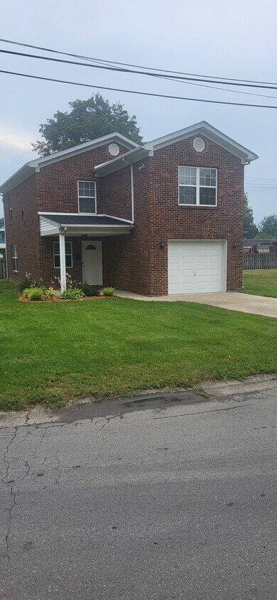 516 Adkins CT, Sellersburg - 516 Adkins Ct